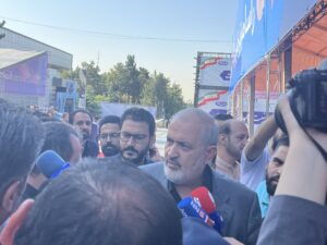 خودروهای وارداتی به دست وزیر صمت تحویل شد