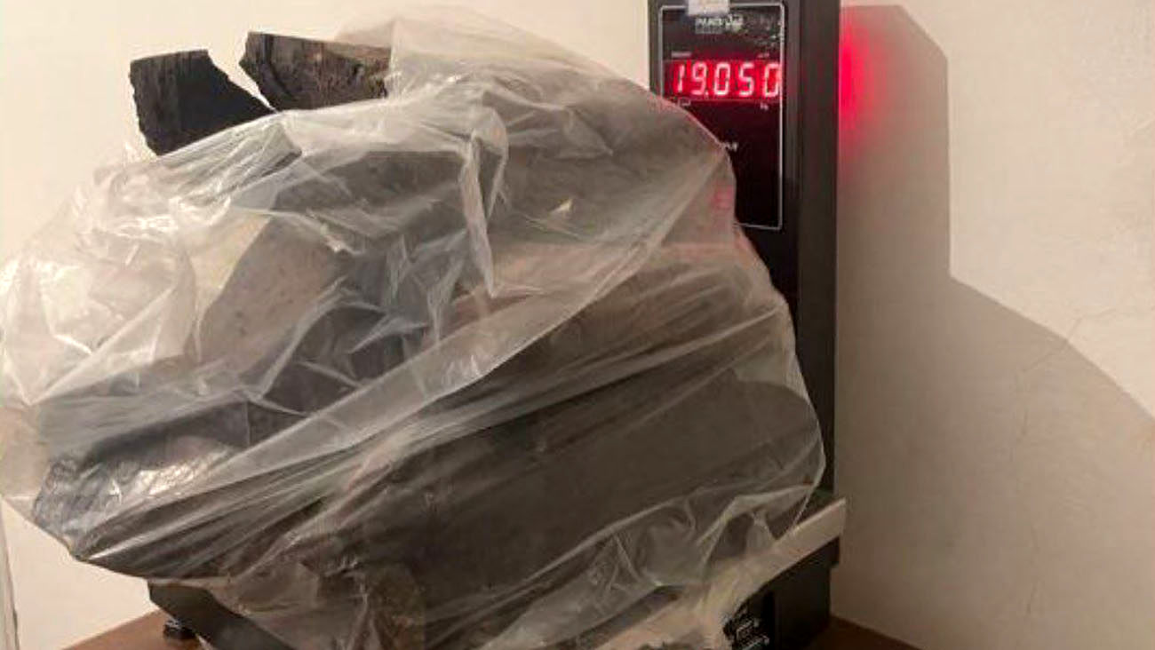 سوداگر مرگ به همراه 19 کیلوگرم تریاک دستگیر شد