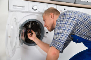 چرا بدنه ماشین لباسشویی برق دارد؟