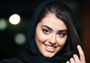 ژست عجیب و جنجالی دوباره ریحانه پارسا سوژه شد!