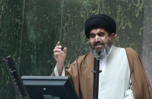 موسوی لارگانی: وزارت راه مسیرهای عبوری زائران اربعین را اصلاح کند