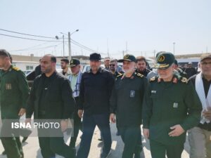 همه با تمام وجود در حال خدمت‌رسانی به زائران هستند