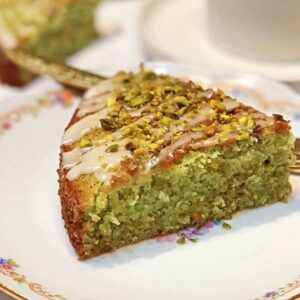 طرز تهیه کیک پسته، خوشمزه و مجلسی به روش خانگی