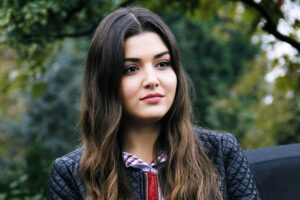 هانده ارچل یا نسرین جوادزاده؟/ بازیگران ترک زیبایی خود را به رخ کشیدند