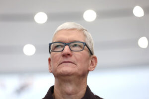 بزرگ‌ترین آپدیت تاریخ iOS؛ اپل جنگ را به قلمرو هوش مصنوعی می‌کشاند