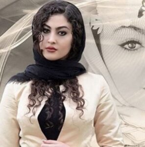 رونمایی مریم مومنی از استایل زمستانی / جذابیت خاص بانوی عمارت + بیوگرافی و عکس