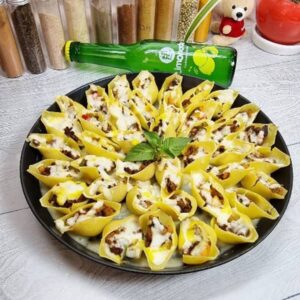 طرز تهیه پاستا جامبو شلز، غذای بسیار خوشمزه و فوری!
