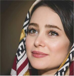 زیباترین زن جهان در آغوش مرد دیگر / شیخ موزا قدبلند و زن دوم مرد مشهور ! / تصاویر
