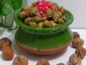 طرز تهیه زیتون پرورده خوشمزه و خوش عطر به روش سنتی رستوران های گیلان